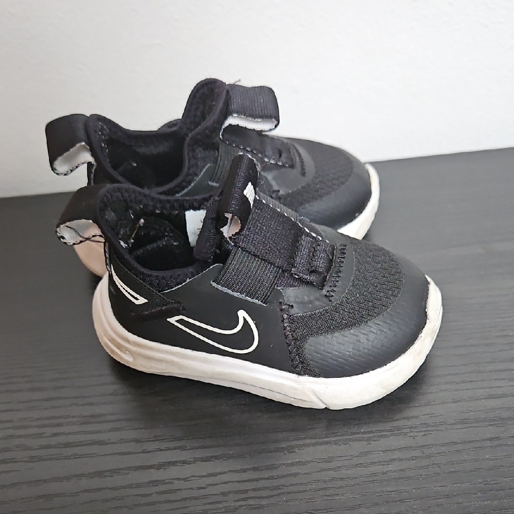 Nike Kids Black and White Sneakers